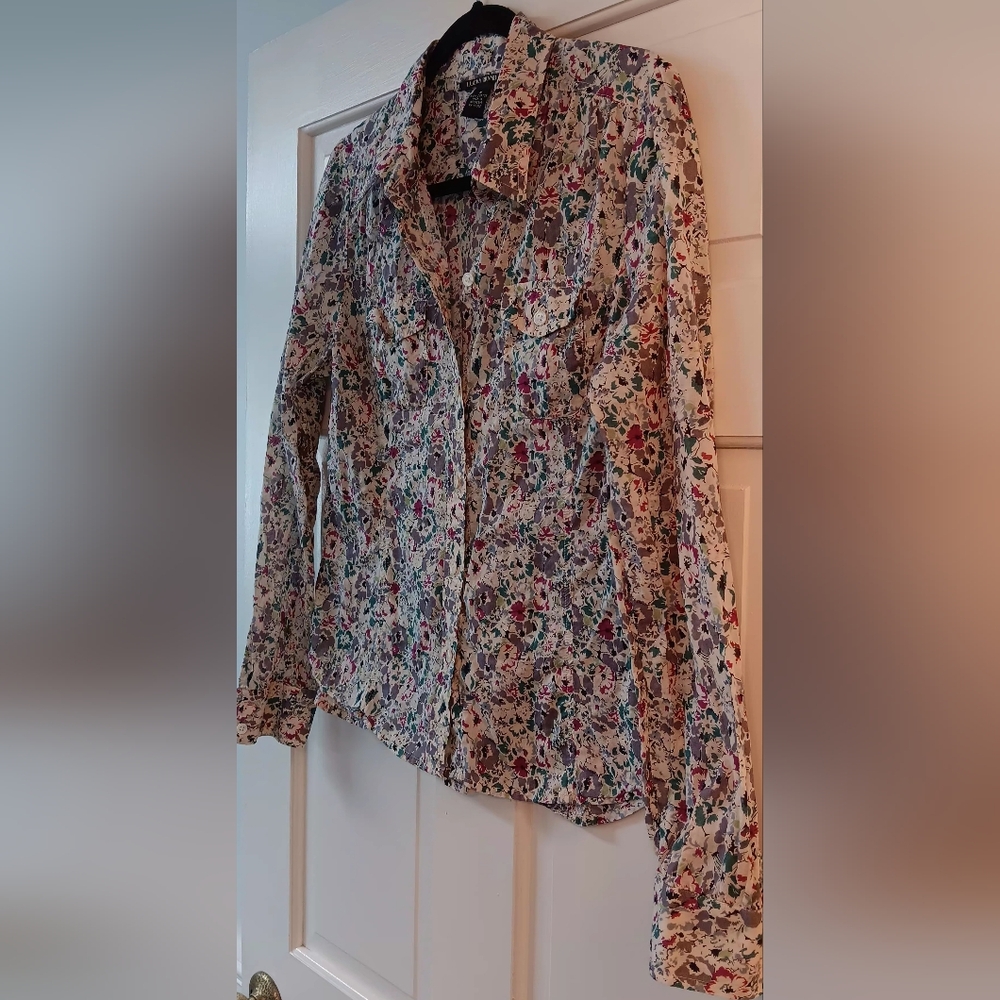Lucky Brand White Floral Button-Down Shirt with Red & Green Accents - Picture 4 of 4